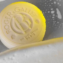 Roger & Gallet Cologne Twist Água de Colónia + Barra de Limpeza